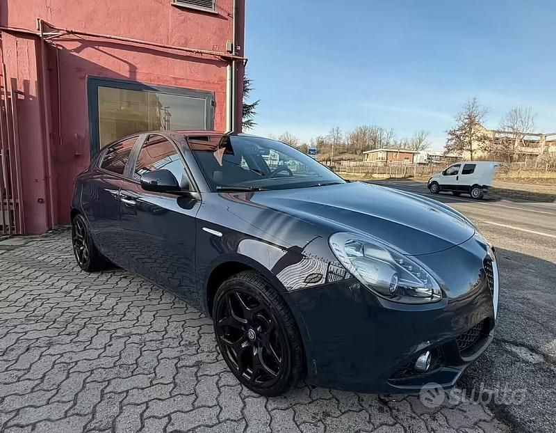 Usata Alfa Romeo Giulietta Business 120 CV (88 kW) 2018 Antracite Utilitaria