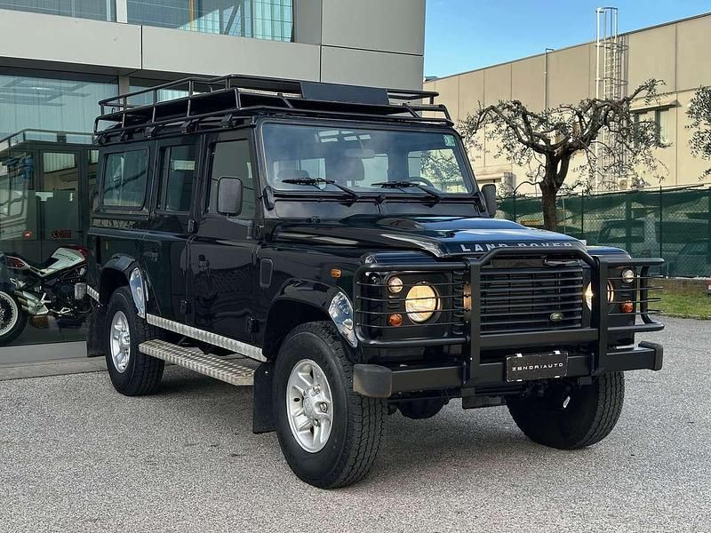 Usata Land Rover Defender SE 122 CV (89 kW) 2008 Nero Station wagon