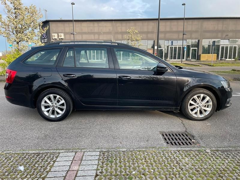 Usata Skoda Octavia Ambiente 116 CV (85 kW) 2017 Nero Station wagon