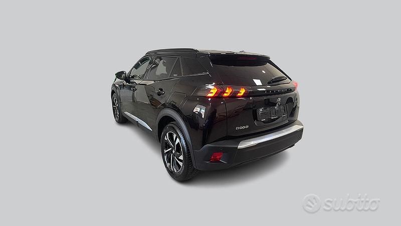 Usata Peugeot 2008 Allure 102 CV (75 kW) 2022 Nero SUV
