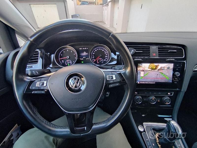 Usata VW Golf VII Highline 130 CV (95 kW) 2019 Berlina