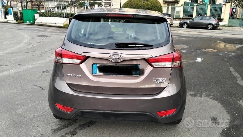 Usata Hyundai ix20 Comfort 116 CV (85 kW) 2013 Grigio Utilitaria