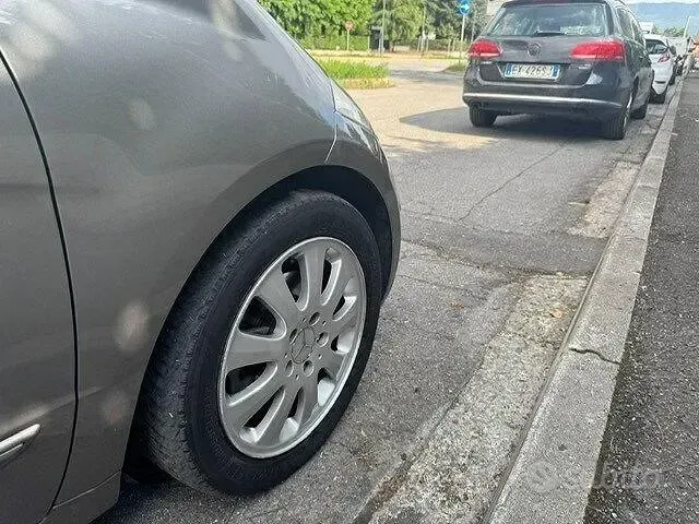 Usata Mercedes A200 Classic 136 CV (100 kW) 2005 Grigio Monovolume