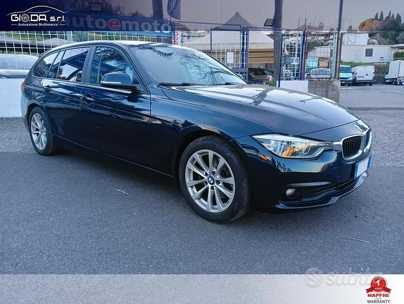 Usata BMW 320 Luxury Line 190 CV (139 kW) 2016 Blu Station wagon