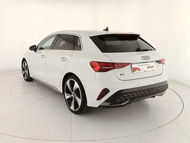 Usata Audi A3 S-Line 150 CV (110 kW) 2025 2y bianco ghiacciaio metallizzato Berlina