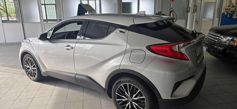 Usata Toyota C-HR Trend 98 CV (72 kW) 2018 Argento SUV
