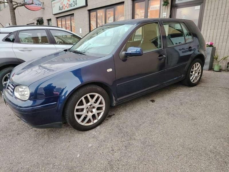 Blu ceramico metallizzato Usata 2001 VW Golf IV Highline Tre volumi | 2500 € (Buon prezzo) - Immagine 1/4