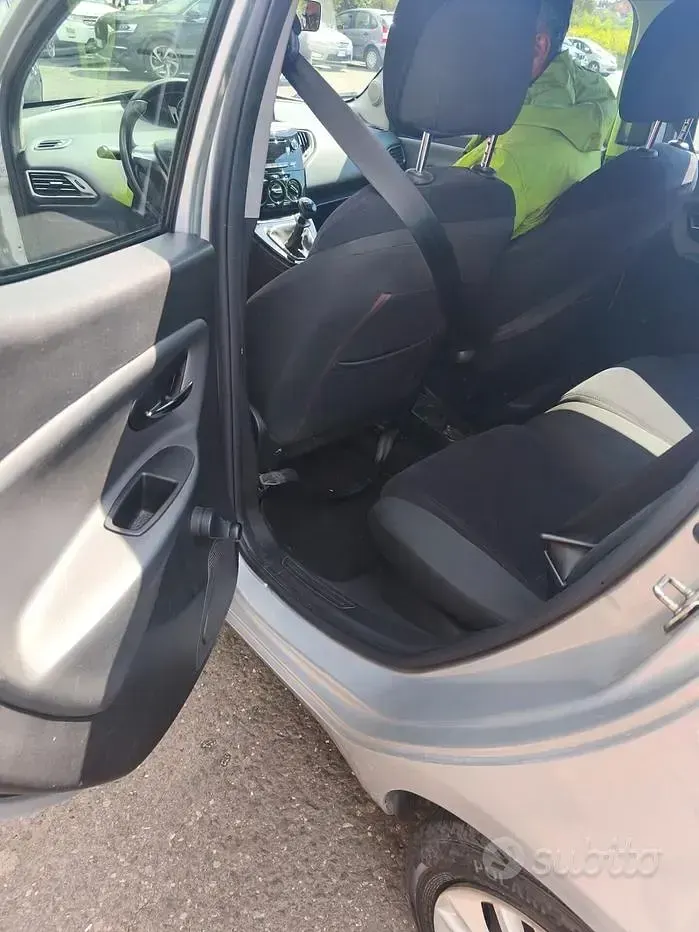 Usata Lancia Ypsilon Silver 69 CV (50 kW) 2011 Grigio Utilitaria