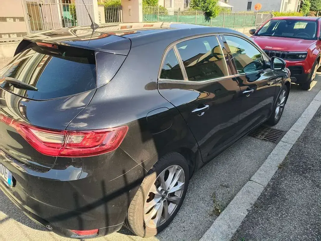 Usata Renault Mégane III Intens 110 CV (80 kW) 2016 Nero Berlina