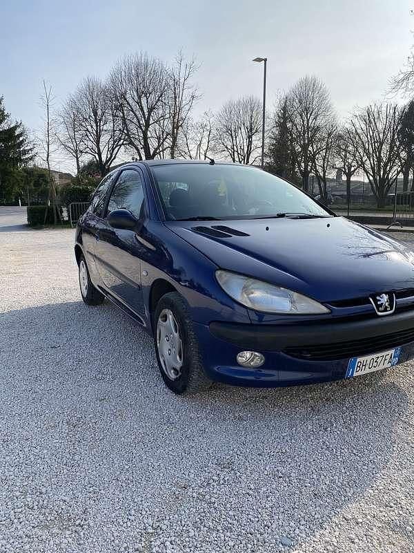 Usata Peugeot 206 60 CV (44 kW) 1999 Blu Utilitaria