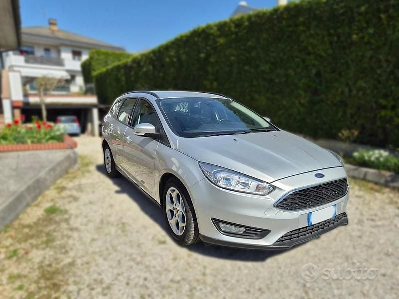 Usata Ford Focus S 120 CV (88 kW) 2015 Grigio Station wagon