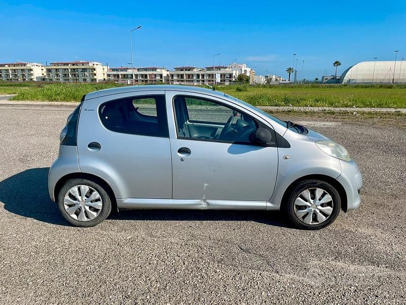 Usata Citroën C1 68 CV (50 kW) 2010 Grigio Utilitaria