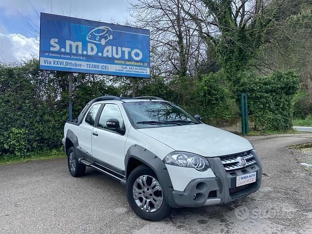 Bianco Usata 2013 Fiat Strada Pick-up | 13.900 € (Buon prezzo) - Immagine 1/4