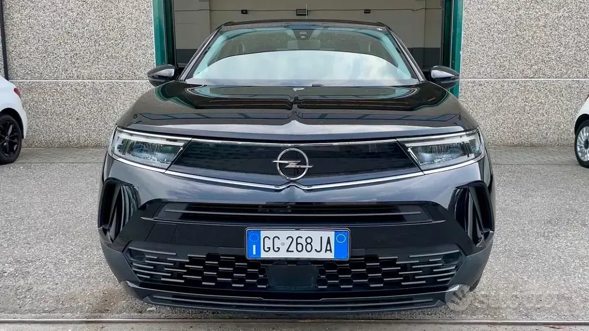 Usata Opel Mokka Elegance 101 CV (74 kW) 2021 Nero SUV