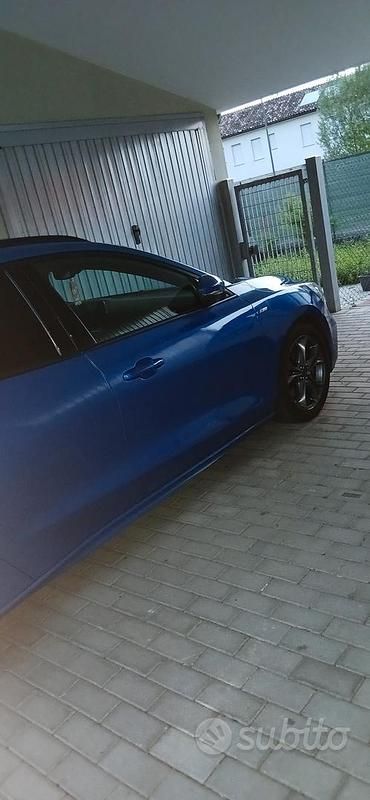 Usata Ford Focus Sport 100 CV (73 kW) 2019 Blu Berlina