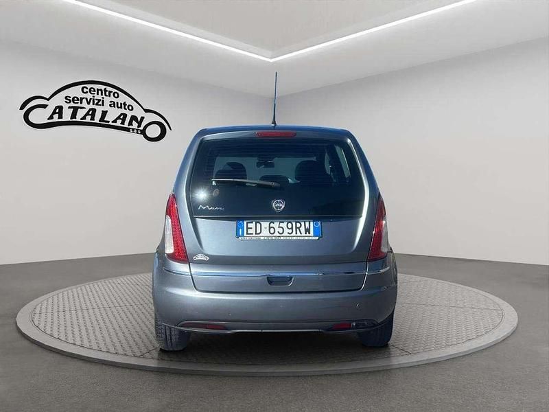 Usata Lancia Musa S 95 CV (69 kW) 2010 Grigio Monovolume