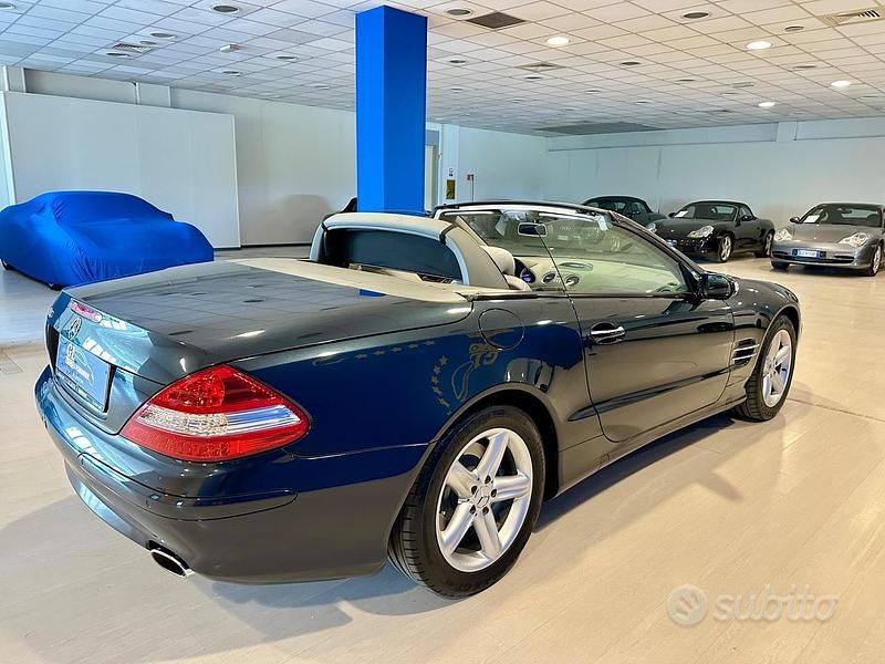 Usata Mercedes SL500 387 CV (284 kW) 2006 Nero Cabrio