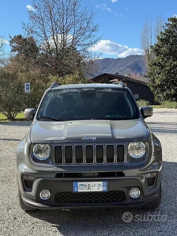Usata Jeep Renegade Limited 180 CV (132 kW) 2019 Grigio SUV