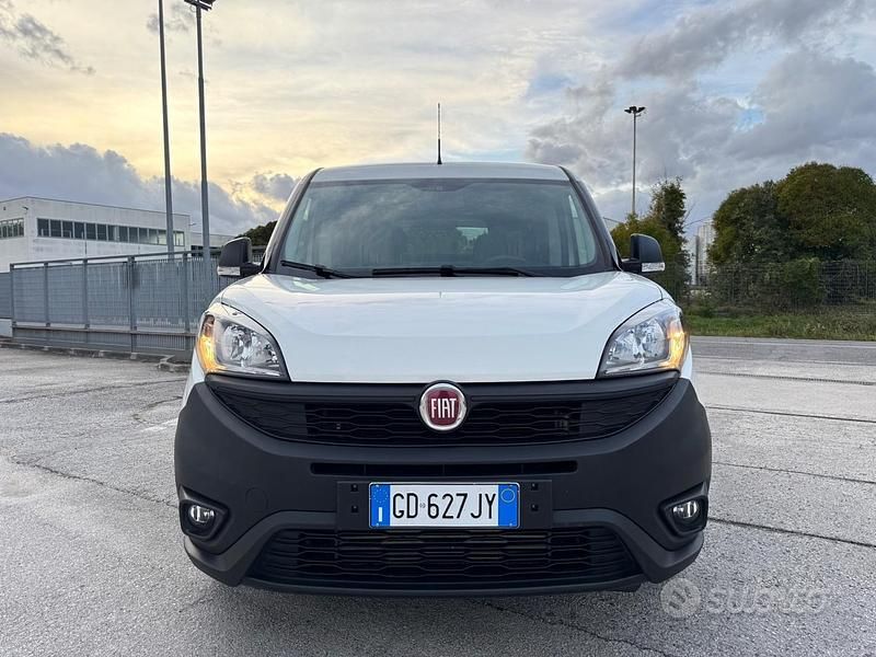 Usado Fiat Doblò 120 HP (88 kW) 2021 Branco Monovolume