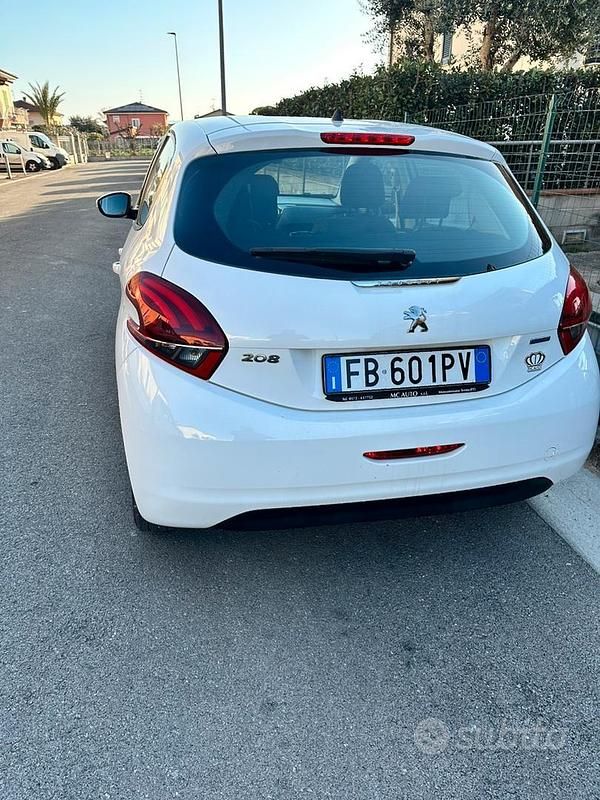Usata Peugeot 208 2015 Bianco Utilitaria