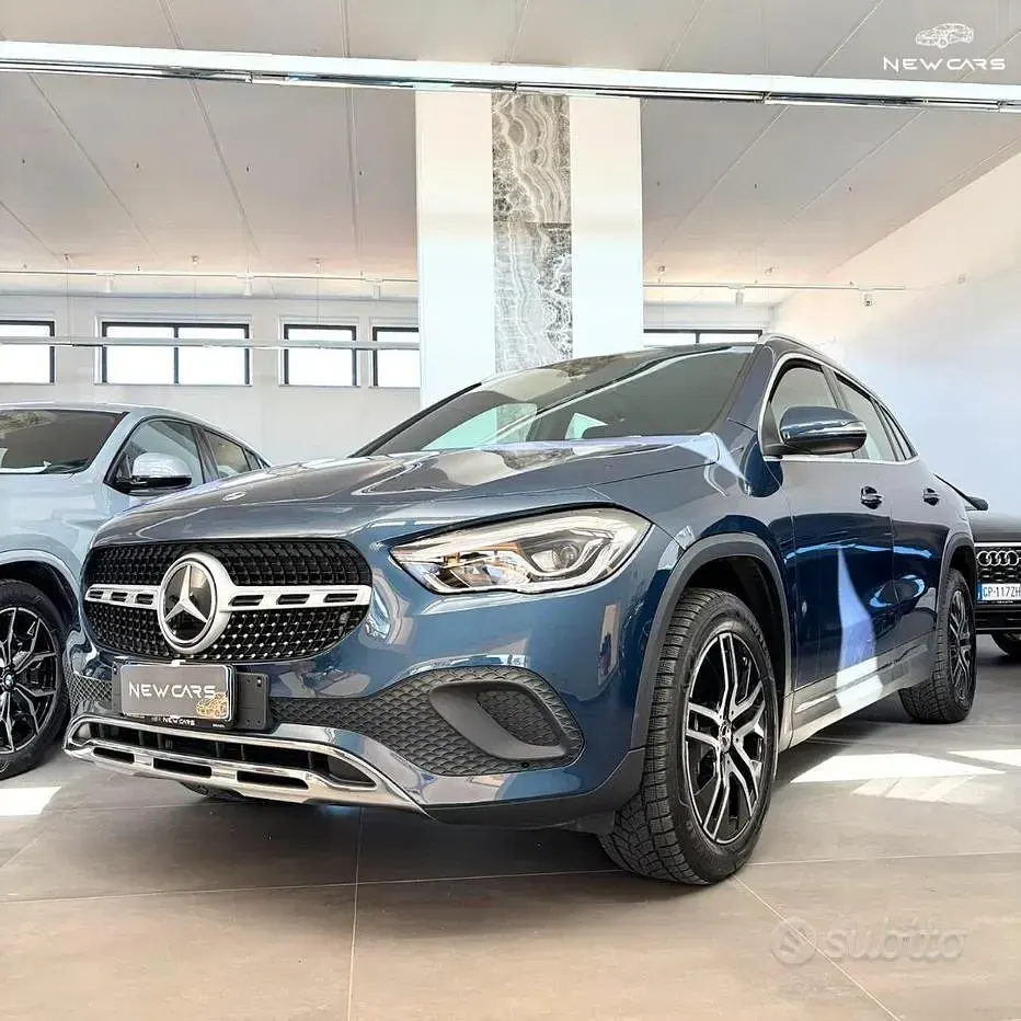 Gebraucht Mercedes GLA220 190 PS (139 kW) 2023 Blau SUV