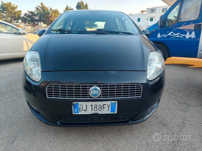 Usata Fiat Grande Punto Dynamic 90 CV (66 kW) 2007 Nero Utilitaria