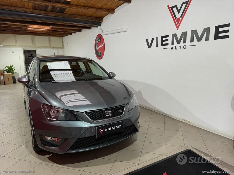 Grigio Usata 2015 Seat Ibiza FR Tre volumi | 8900 € (Molto cara) - Immagine 1/4