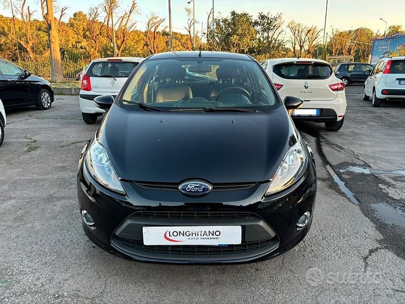 Usata Ford Fiesta 75 CV (55 kW) 2013 Nero Utilitaria