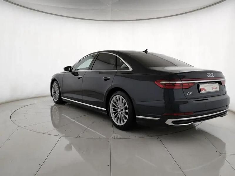 Usata Audi A8 Comfort 286 CV (210 kW) 2024 Blu Berlina