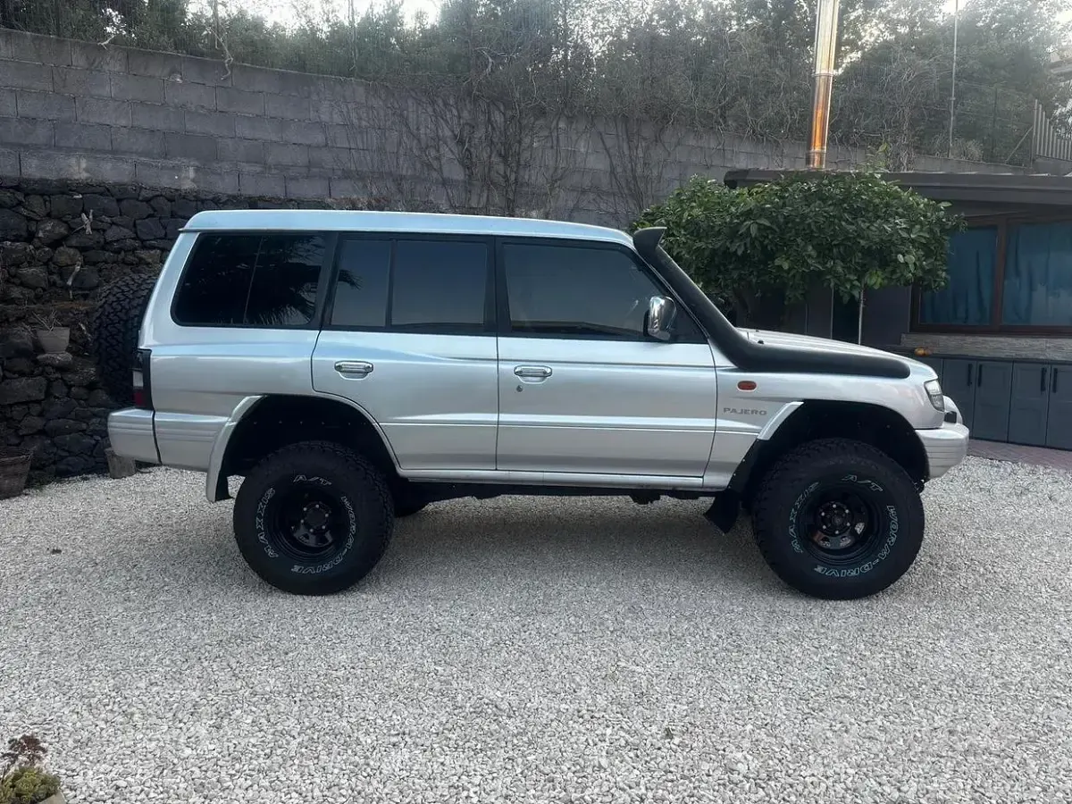 Usata Mitsubishi Pajero 1998 Grigio SUV