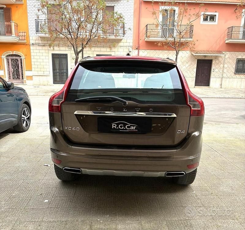 Usata Volvo XC60 Kinetic 190 CV (139 kW) 2015 Marrone SUV