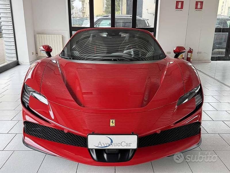 Nuova Ferrari SF90 1030 CV (757 kW) 2025 Rosso corsa / pastello Cabrio