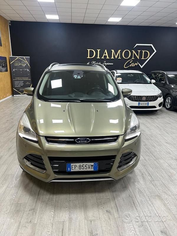 Usata Ford Kuga 163 CV (119 kW) 2012 Verde SUV