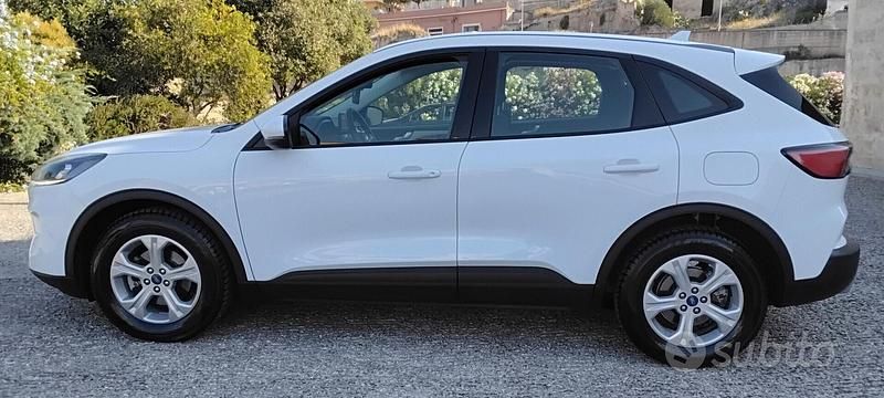 Usata Ford Kuga Titanium 120 CV (88 kW) 2022 Bianco SUV