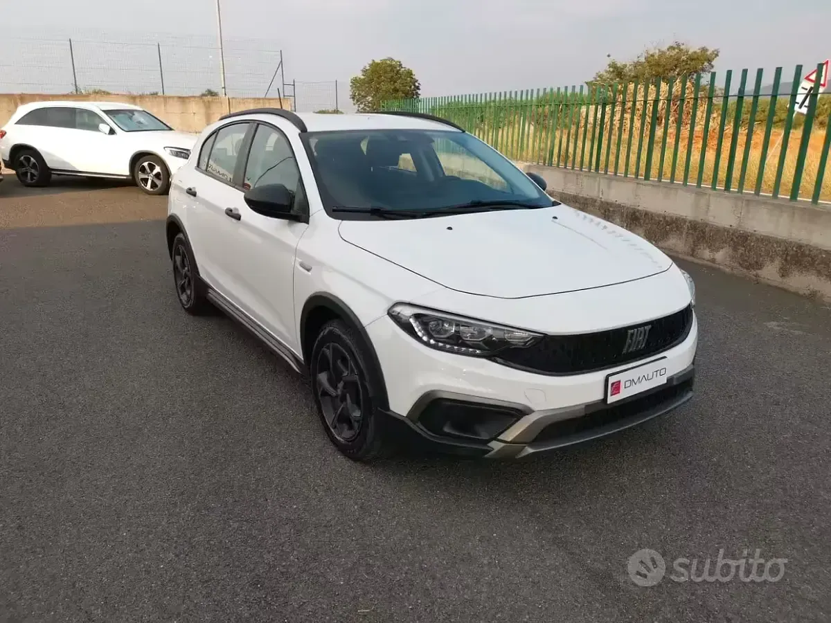 Usata Fiat Tipo Cross 131 CV (96 kW) 2021 Bianco Berlina
