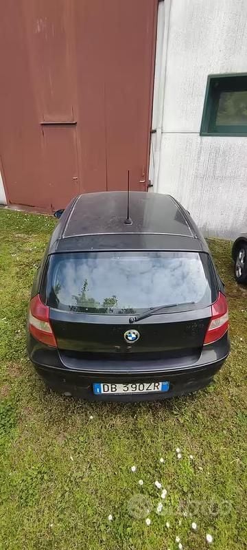 Usata BMW 118 122 CV (89 kW) 2006 Utilitaria