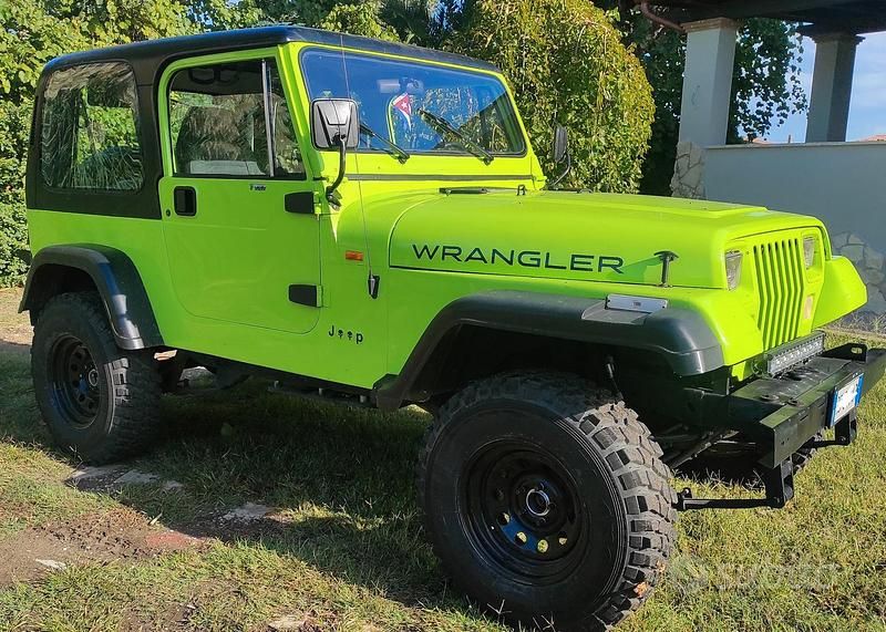 Usata Jeep Wrangler 120 CV (88 kW) 1993 Verde SUV