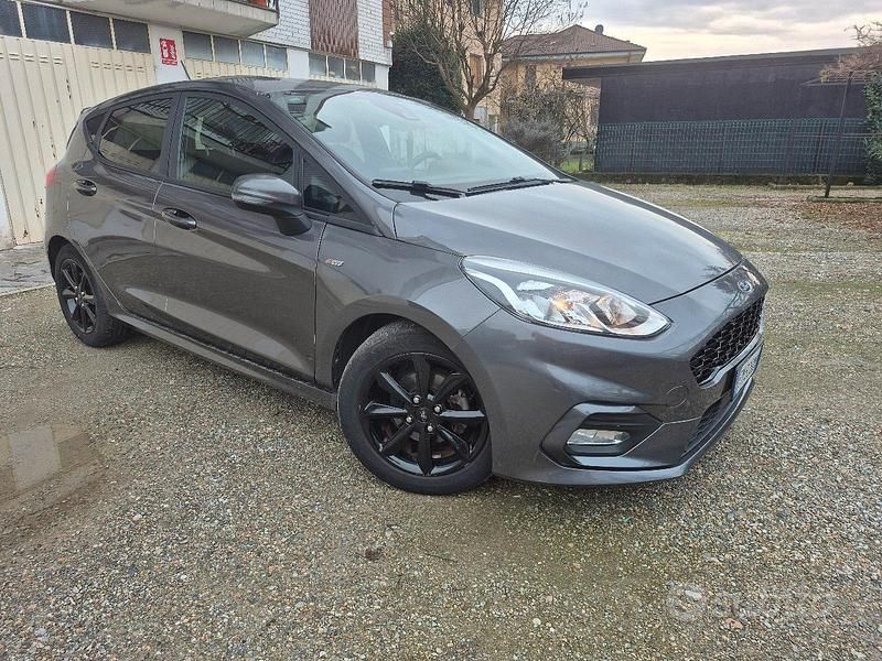 Usata Ford Fiesta ST-Line 86 CV (63 kW) 2018 Grigio Utilitaria