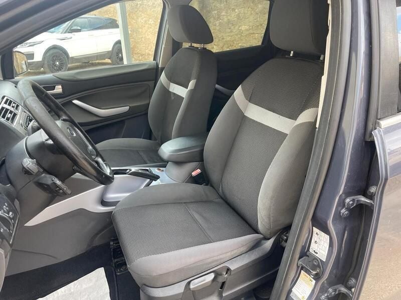 Usata Ford Kuga 140 CV (102 kW) 2012 Grigio SUV