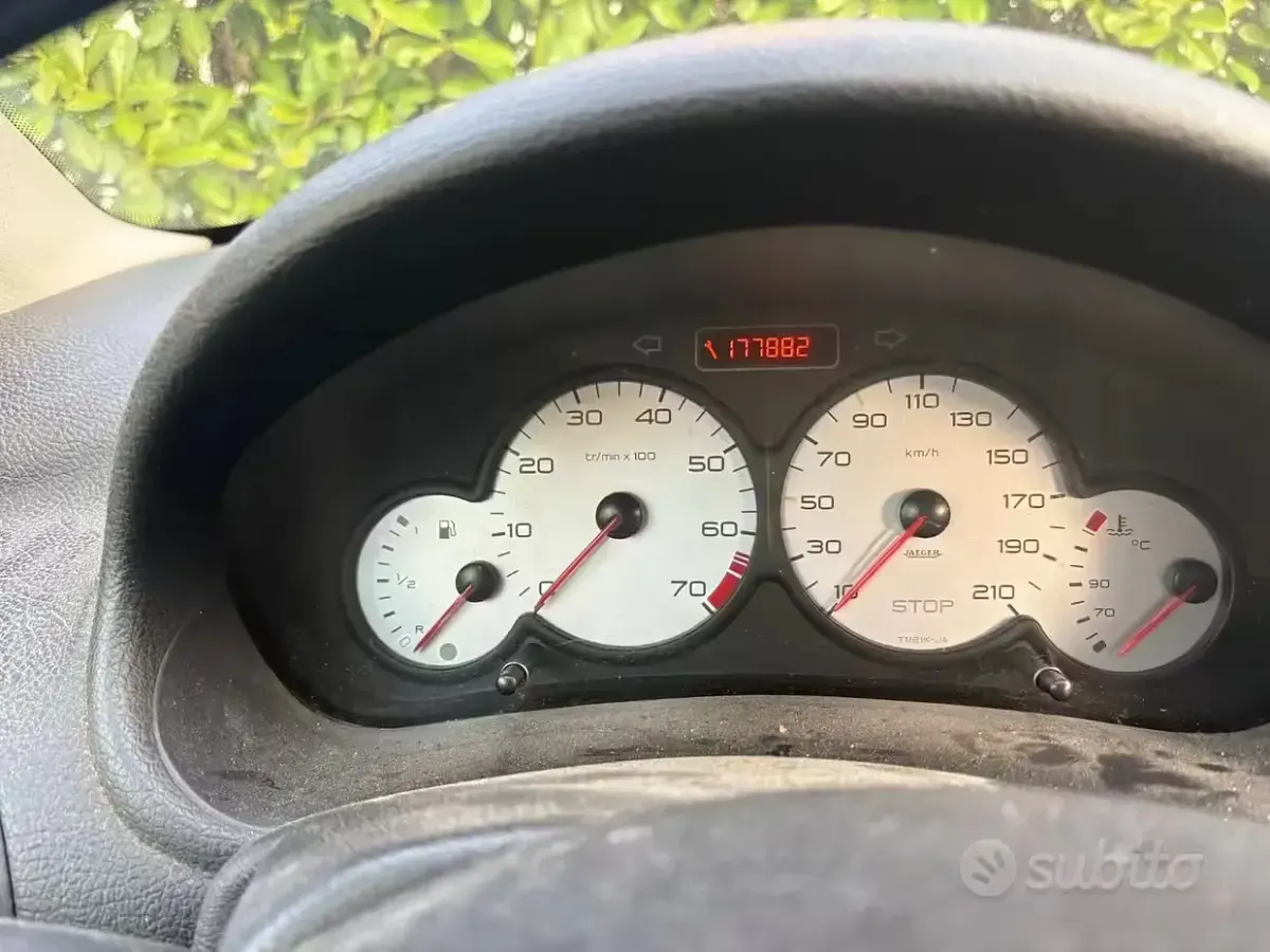 Usata Peugeot 206 60 CV (44 kW) 2004 Nero Berlina