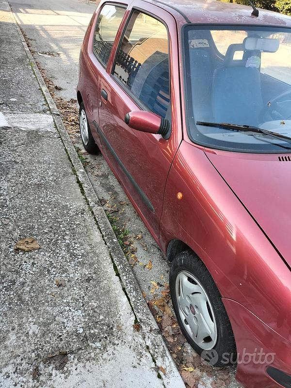 Rosso Usata 2000 Fiat 600 Due volumi | 1600 € - Immagine 1/4