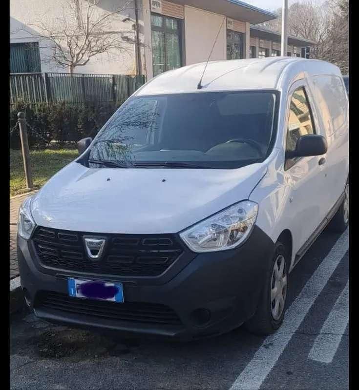 Bianco Usata 2018 Dacia Dokker Ambiance Monovolume | 9760 € (Cara) - Immagine 1/4
