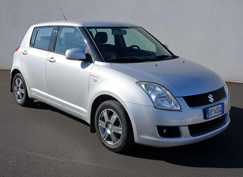 Usata Suzuki Swift GL 91 CV (66 kW) 2009 Argento Utilitaria
