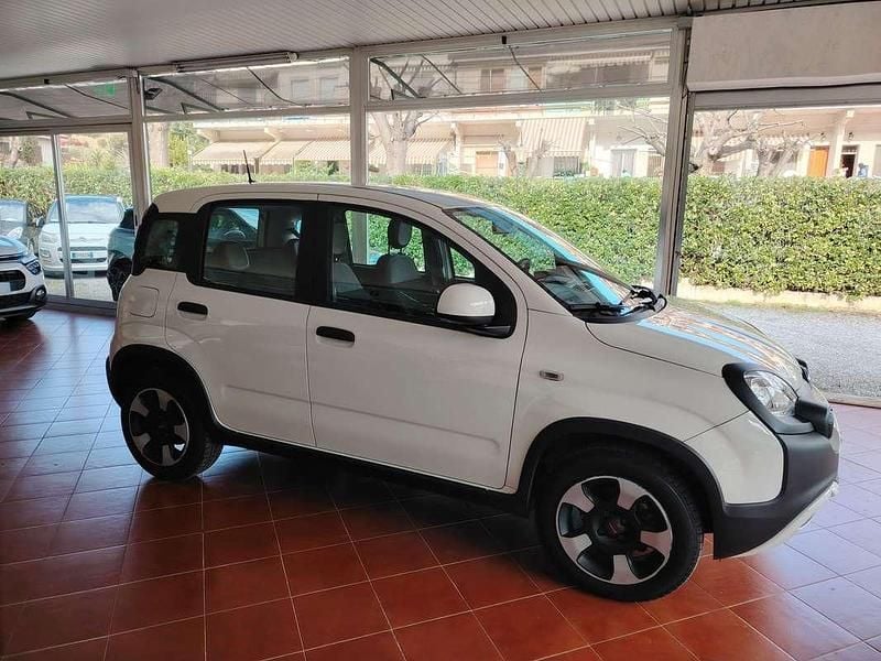 Usata Fiat Panda Cross Cross 69 CV (50 kW) 2023 Bianco Utilitaria