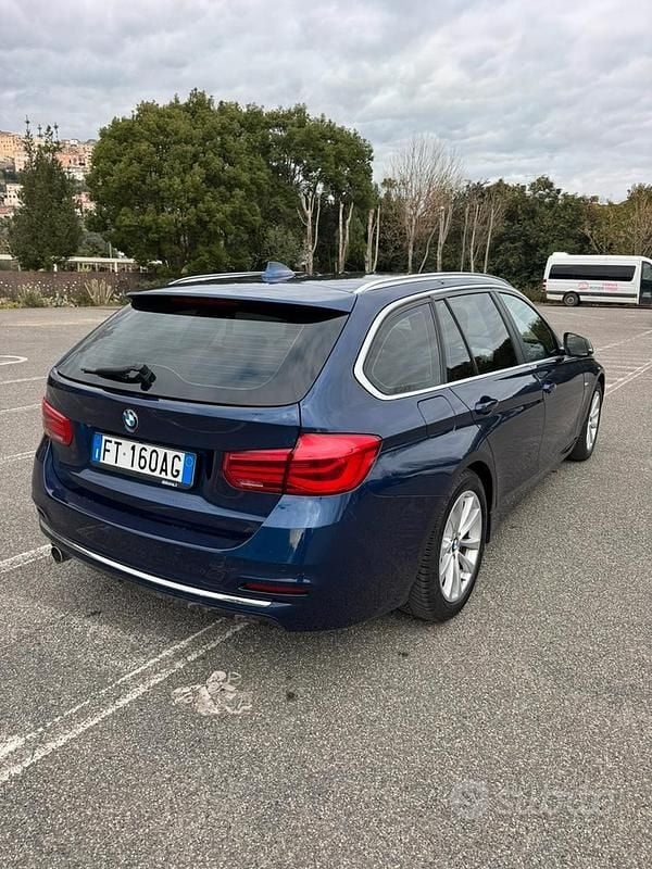Usata BMW 318 Luxury Line 150 CV (110 kW) 2018 Blu Station wagon