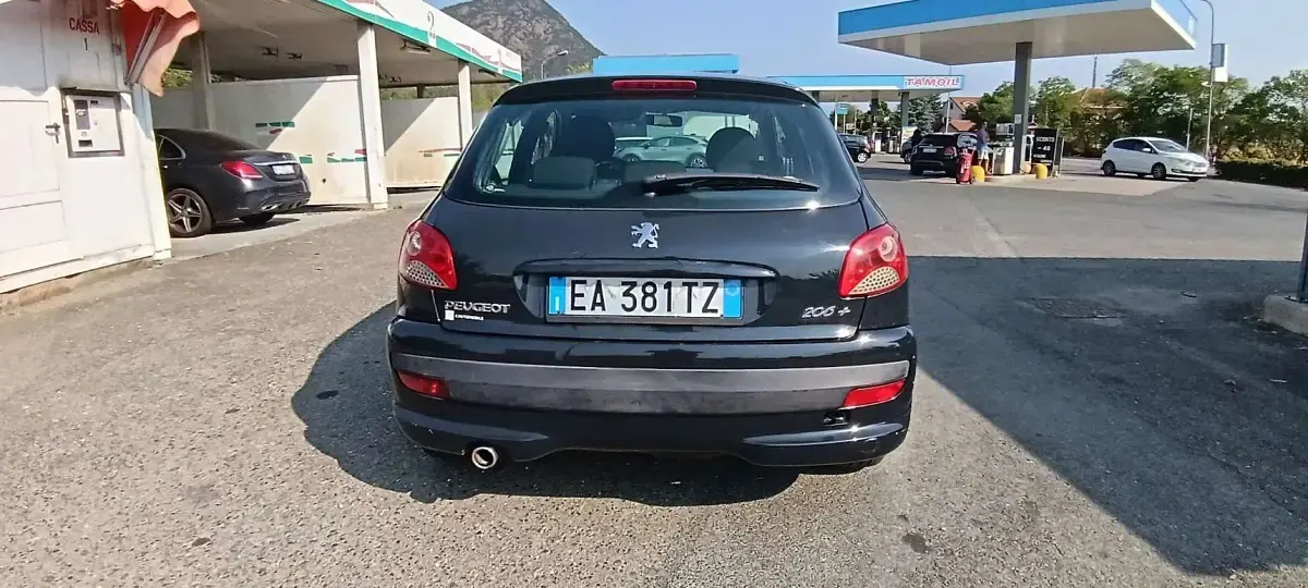 Usata Peugeot 206 60 CV (44 kW) 2010 Berlina