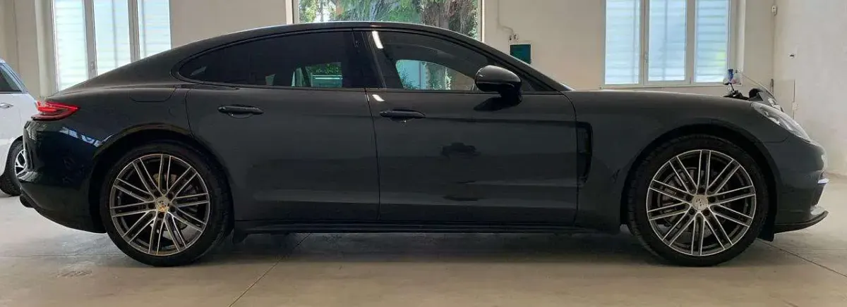 Usata Porsche Panamera 330 CV (242 kW) 2018 Grigio Berlina