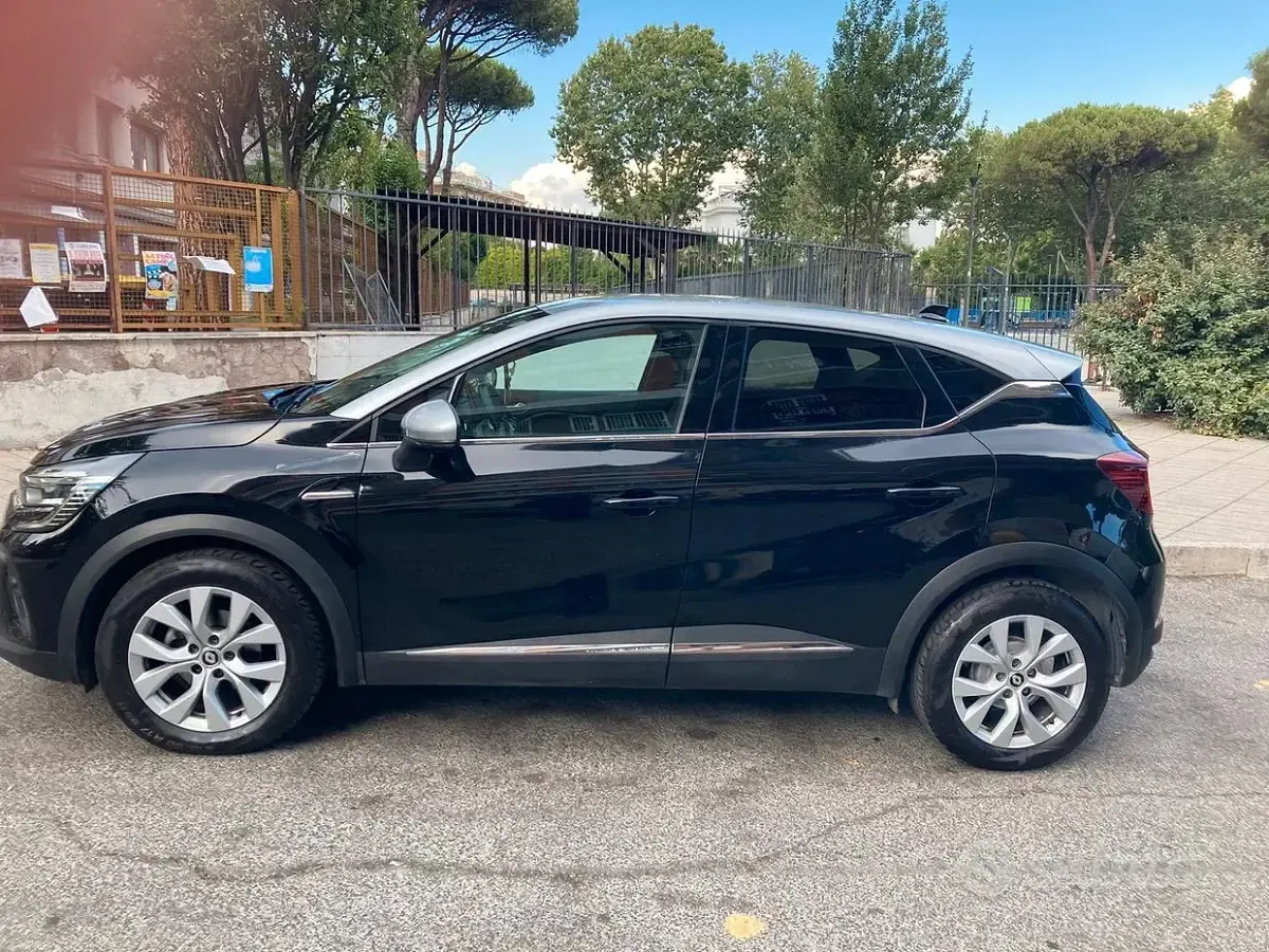 Usata Renault Captur 101 CV (74 kW) 2022 Bluazzurro SUV