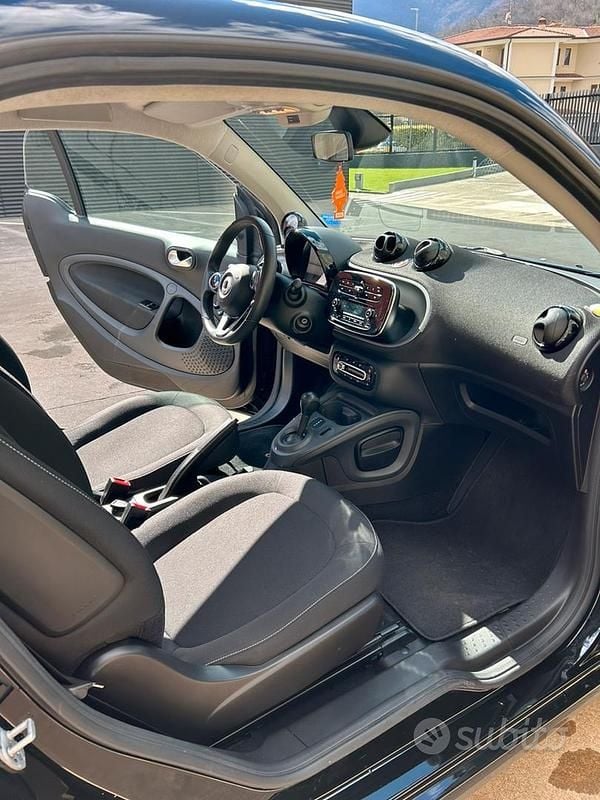 Usata Smart ForTwo Electric Drive 44 kW (61 CV) 2018 Nero Coupé