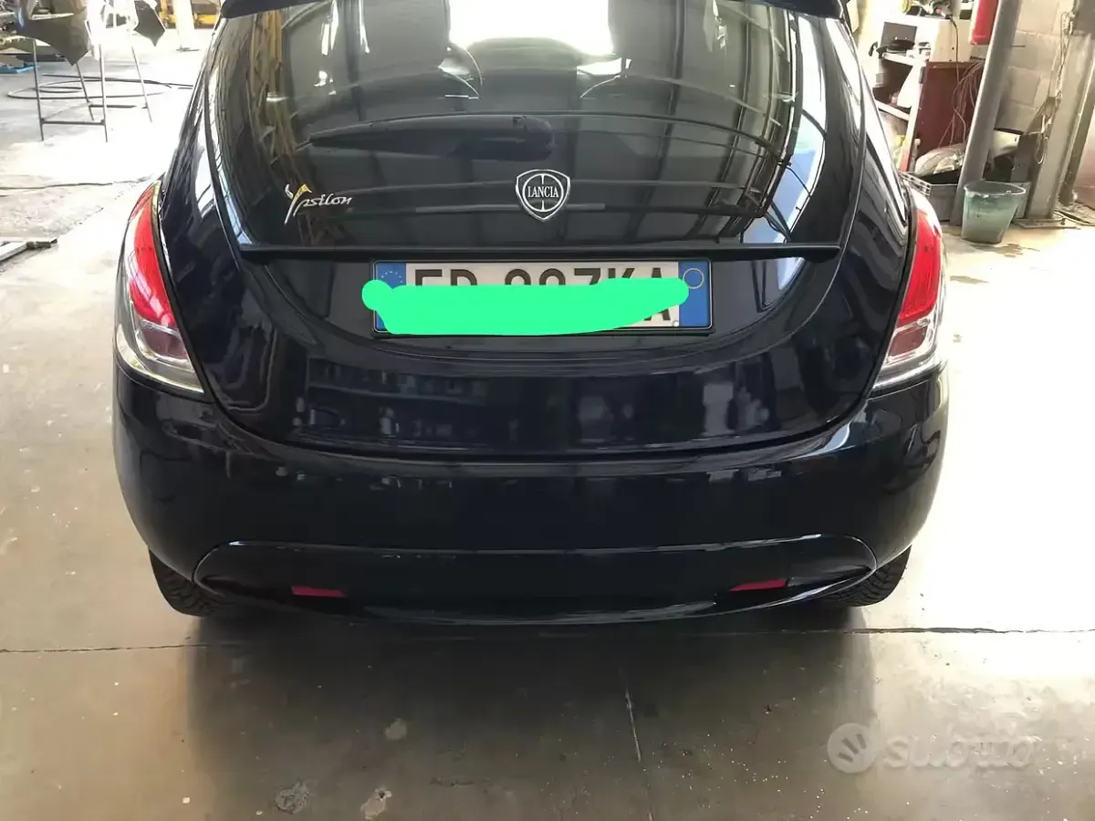 Usata Lancia Ypsilon 69 CV (50 kW) 2018 Bluazzurro Utilitaria